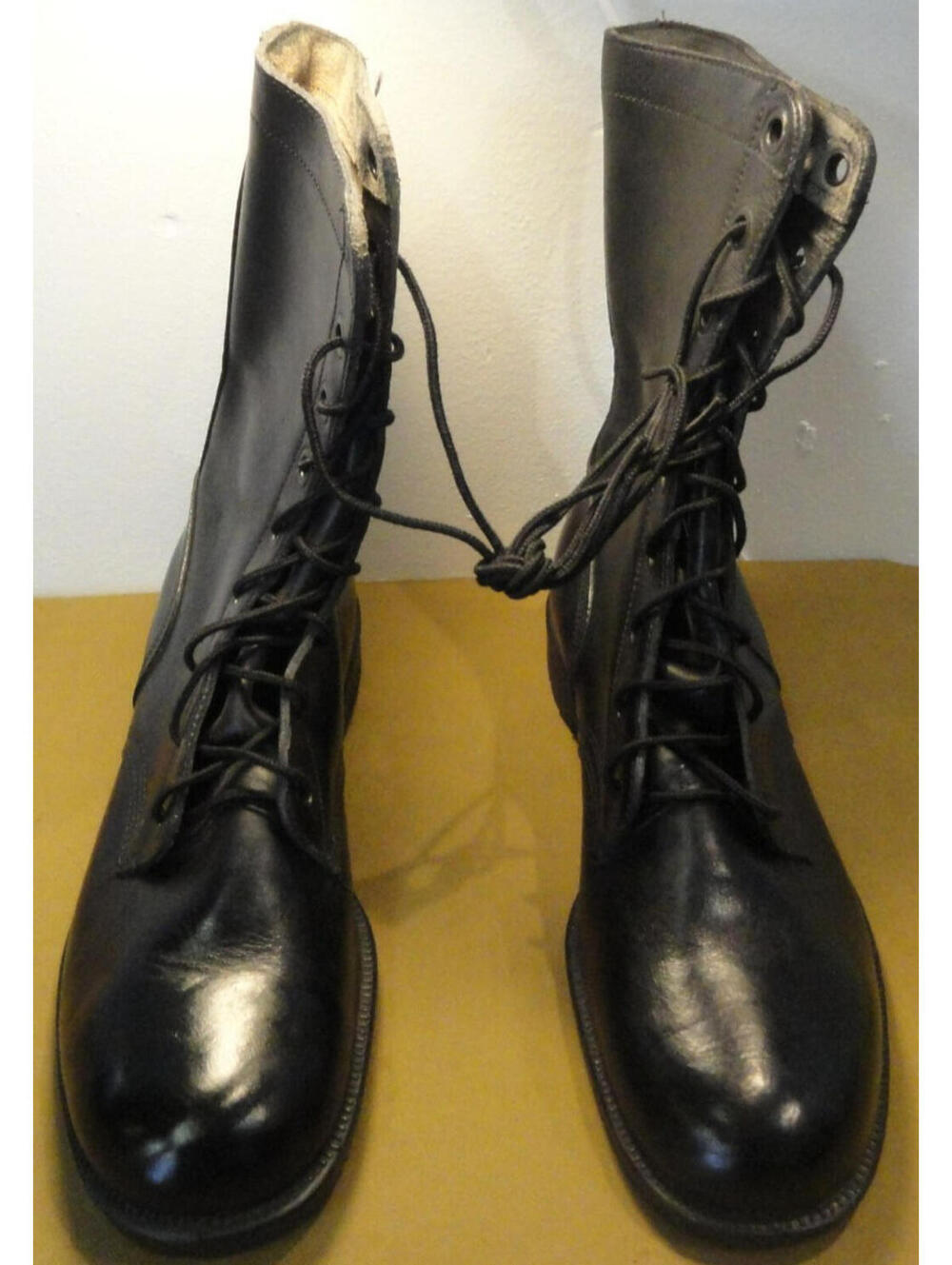 1973 MILITARY GENESCO CIC BLACK POLISHED LEATHER COMBAT BOOTS SIZE 8 1/2 REGULAR